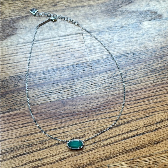 Kendra Scott Eliza Silver Pendant Necklace in Emerald Cat's Eye - Picture 2 of 8